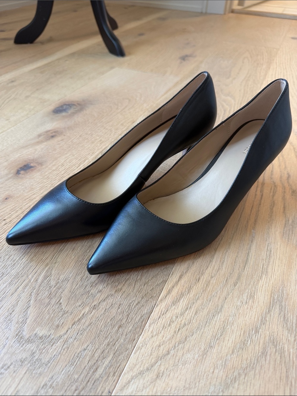 Ann Taylor Black Pointed-Toe Women’s Heels